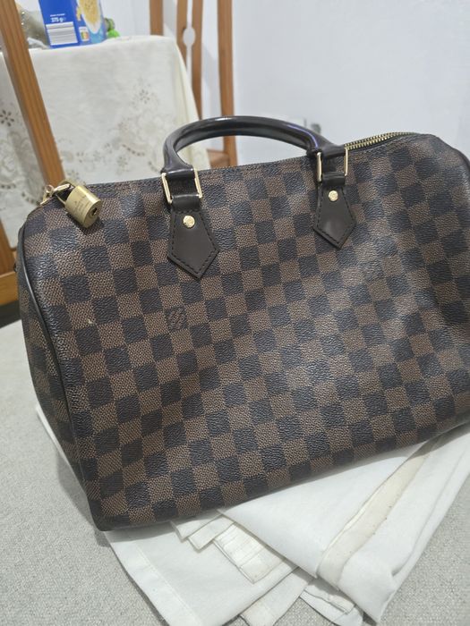 olsa Louis Vuitton Speedy (padrão Damier Ebene, conforme a imagem)