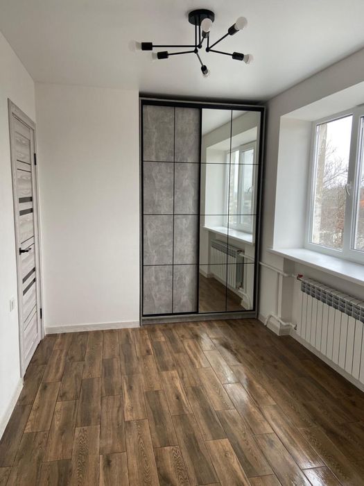 Продається тепла квартира з ремонтом