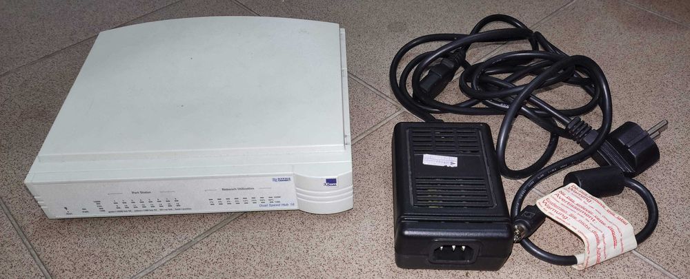 3Com Dual Speed HUB 16x 10/100Mbps, MAŁO używany, JAK NOWY