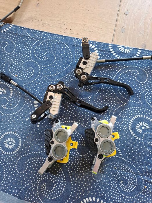 Hamulce 4 tłoczkowe Zrace jak Trickstuff piccola