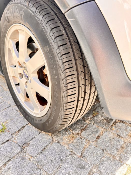 Pneus 205 / 55 R16