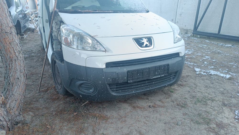 Бампер Пежо Партнер продам