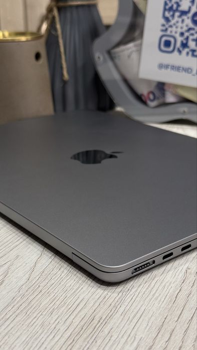 MacBook Air m2  8/256 Gb Space Gray,ідеальний стан,12 циклів,гарантія від магазину IFriend.