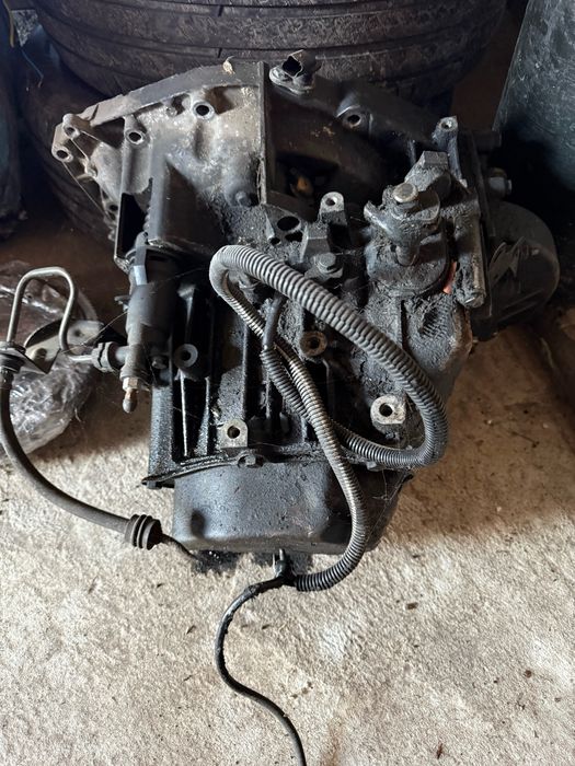 Коробка передач від Пежо Експерт 2.0.