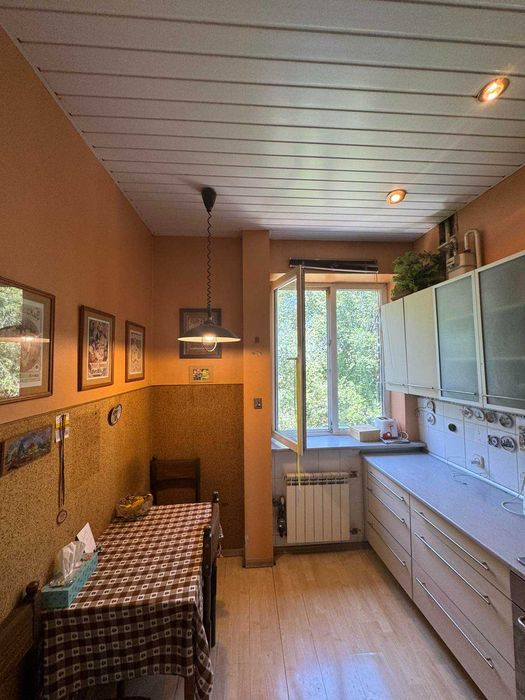 Продам 3 к. квартиру на вул. Жуковського 2Б