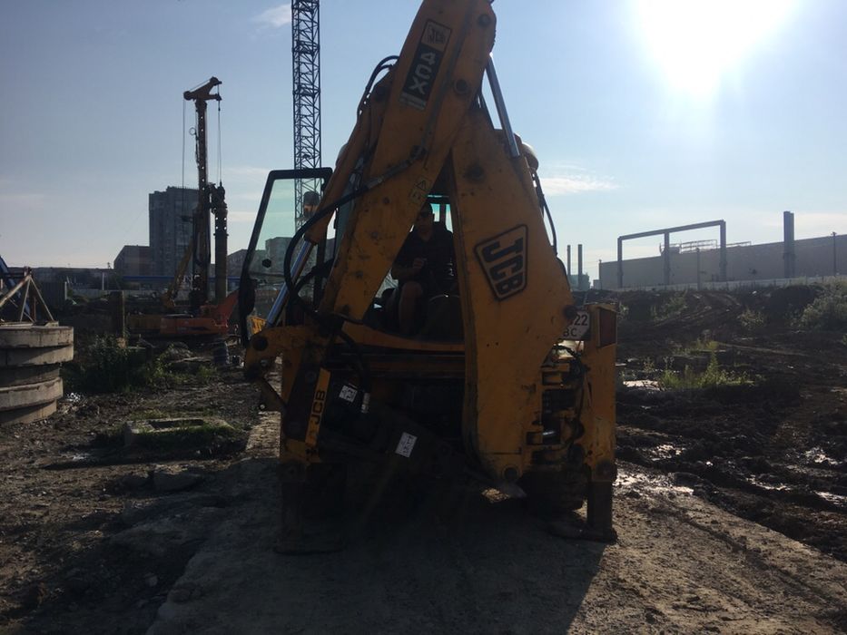Послуги ескаватора JCB 4cx / 3cx