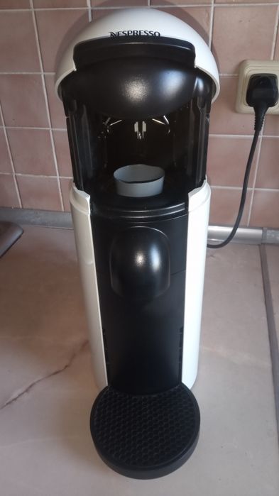 Кофемашина капсульная NESPRESSO VertuoPlus GCB2