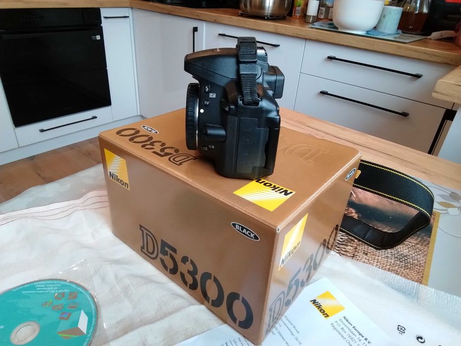 Sprzedam Lustrzankę cyfrową Nikon 5300 (Body)