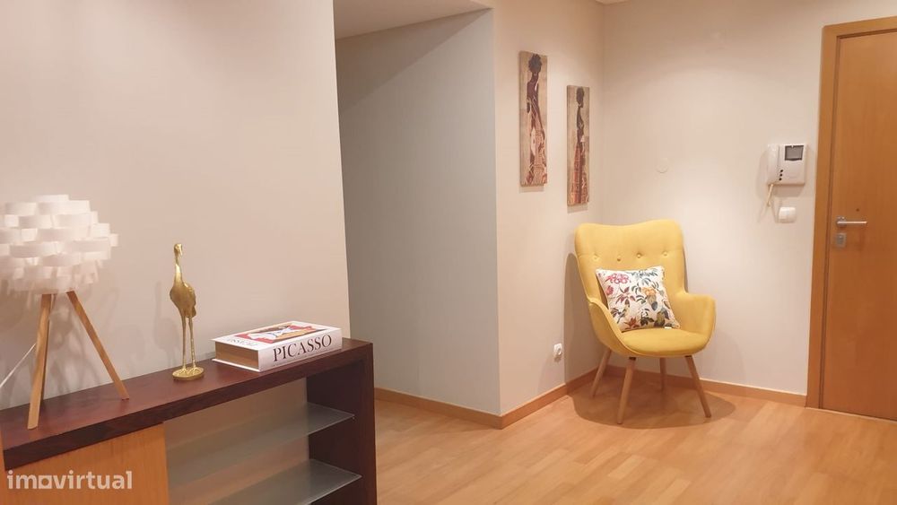 Apartamento T2 em Pico do Salomão- Condomínio fechado com Piscina