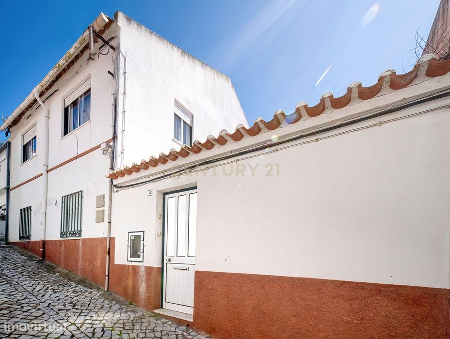 Excelente investimento Moradia T5+1 - 2 Apartamentos T2 e um Apartamen — Nazaré, Leiria
