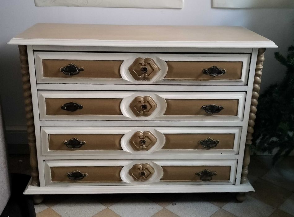Cómoda de quarto