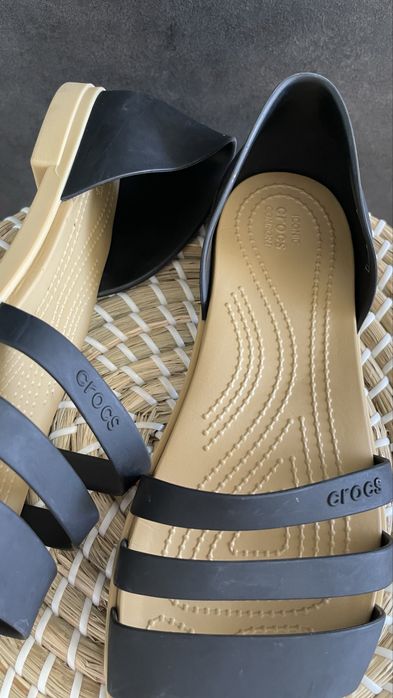 Crocs sandały Tulum Open Flat Black W8 38/39