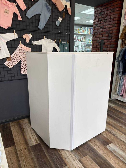 Ресепшен, рецепція для магазину, офіса