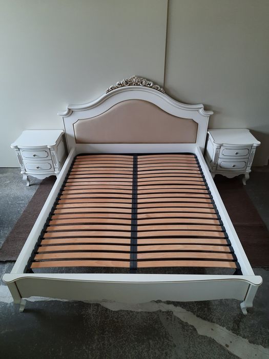 Меблі в спальну кімнату