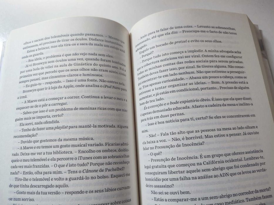 Livro - Um de Nós Mente (portes grátis)