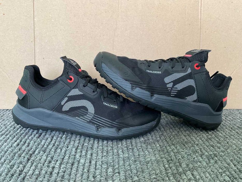 Кросовки adidas хайтопи кросівки  36