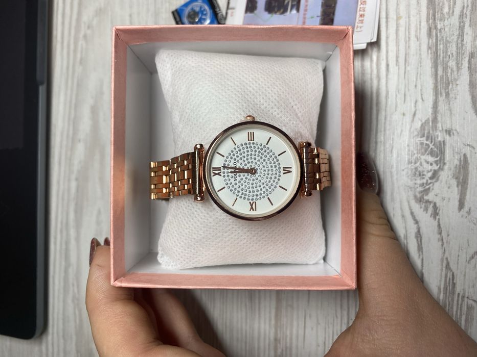 Годинник жіночий Yolako