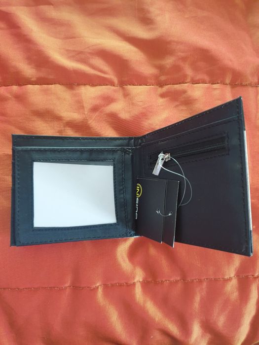 Carteira marca "Inside"