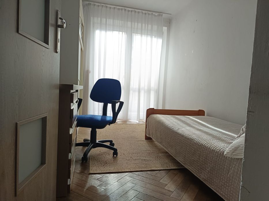 Pokój jednoosobowy z balkonem na wynajem , w centrum miasta