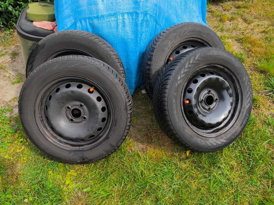 Sprzedam komplet kół wielosezonowych R15.