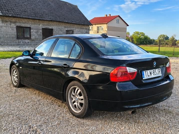 BMW 320I 150km zadbane