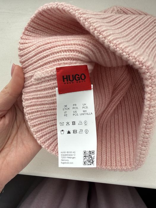 Шапка Hugo жіноча