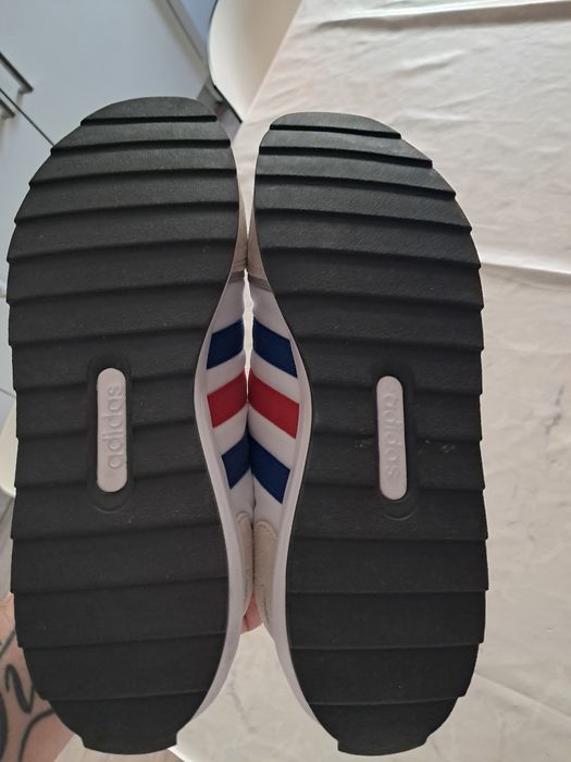 Tenis Adidas brancos