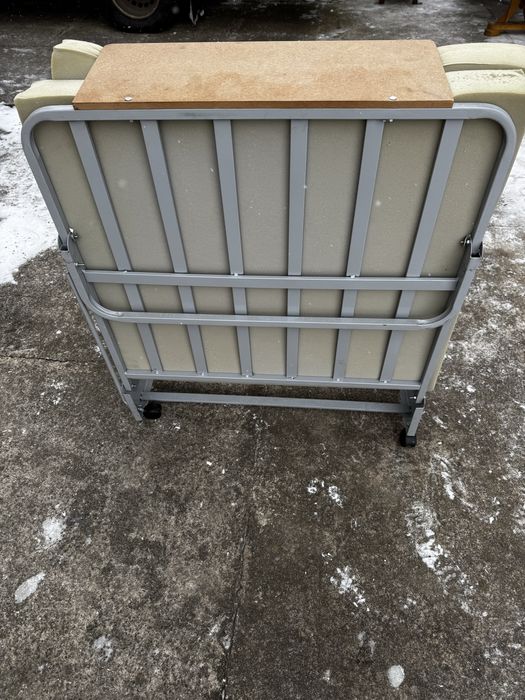 Розкладне ліжко  з матрасом