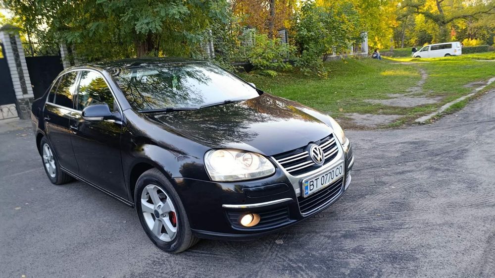 Срочно volkswagen jetta 2007 год на автоматі мотор 1.6 газ бензин