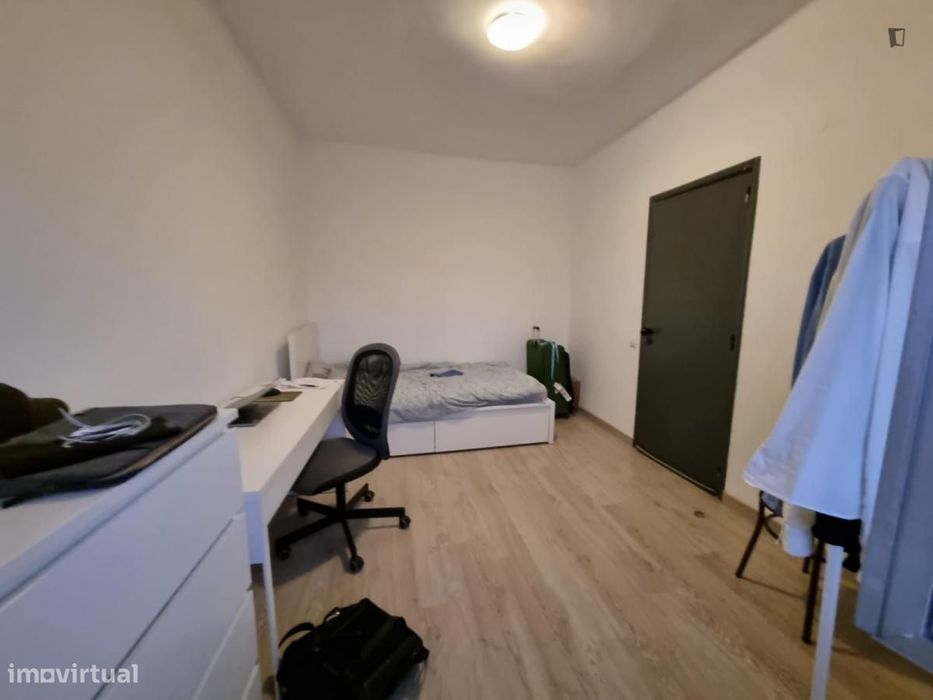 Quarto - localizado em Alcântara Lisbon