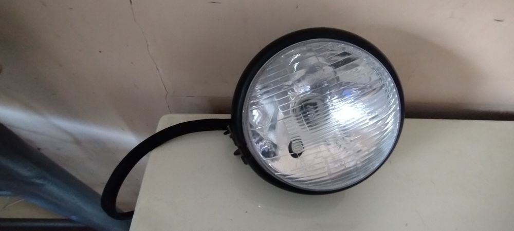 фара мотоцикла , скутер