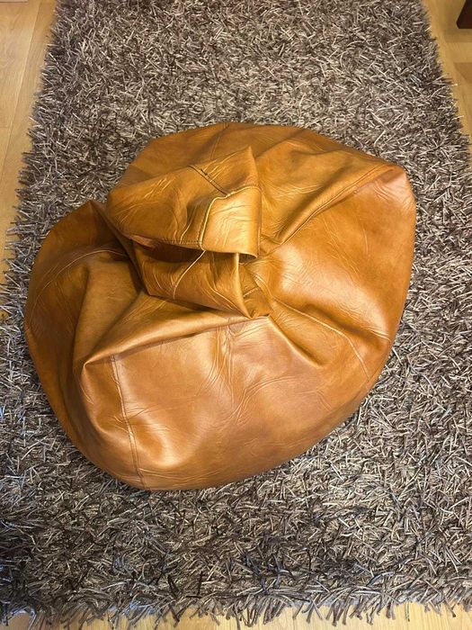 Puf grande em pele, castanho