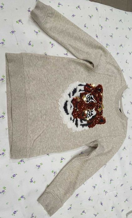 Два свитера с аппликацией из пайеток - перевертышей