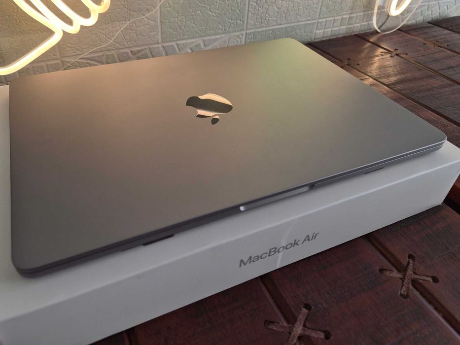 MacBook Air 13 M2 16GB RAM 256GB SSD