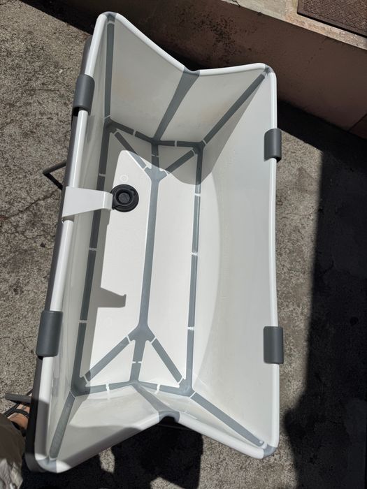 Stokke Banheira dobravel branca + SUPORTE BANHEIRA