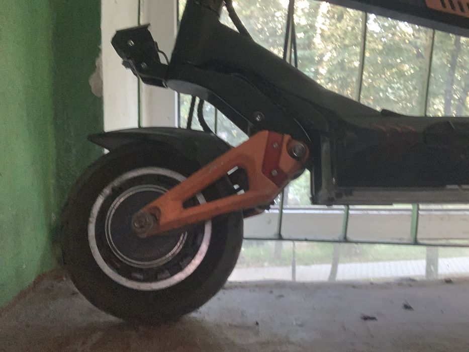 Продам электросамокат куго г3про