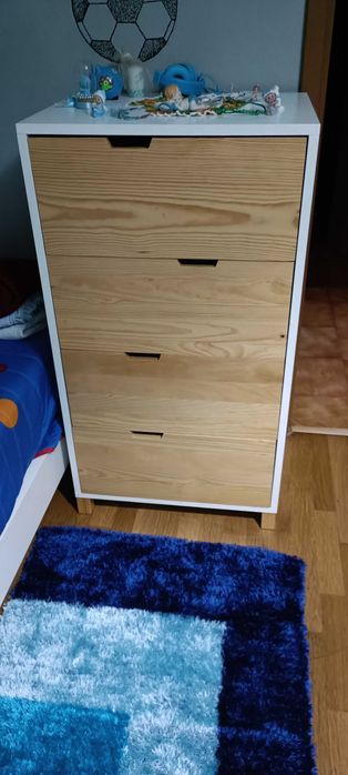 Quarto duplo com roupeiro