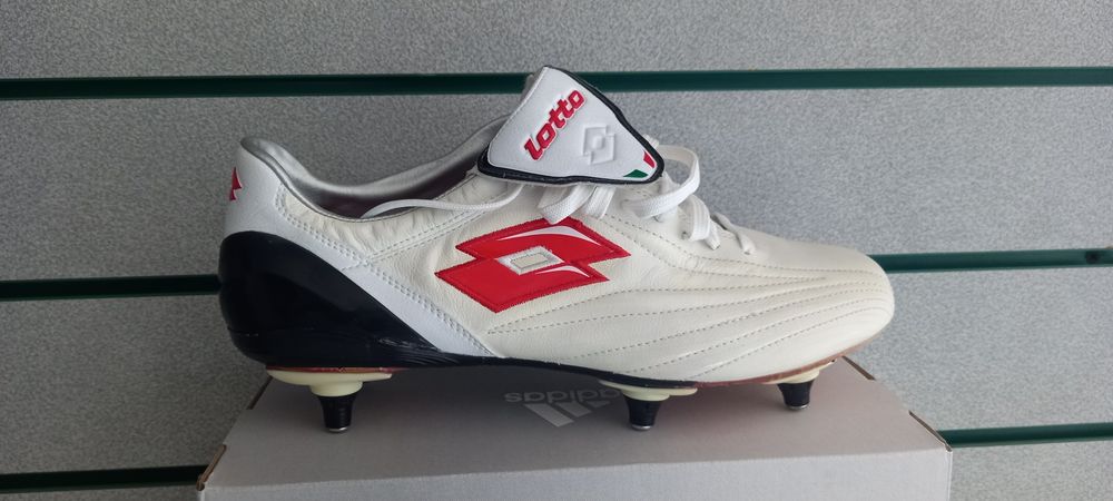 Chuteira Lotto pro