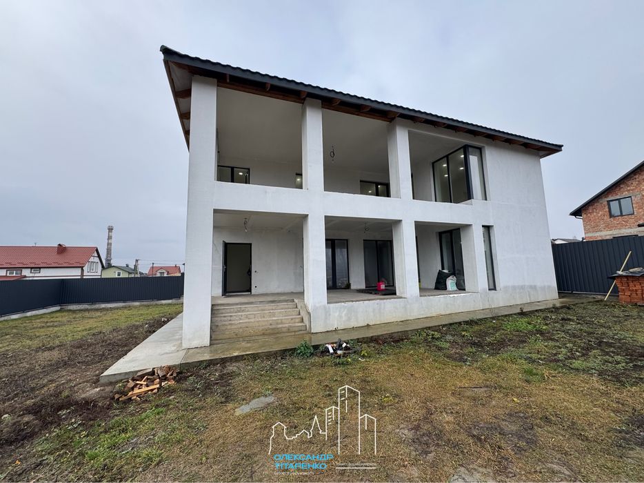 Саме те, що ви шукаєте. Шикарний двоповерховий будинок