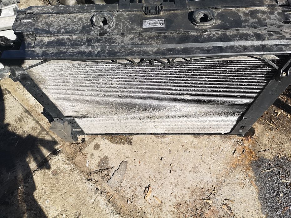 Bmw F10 f11 520d n47  530d front przedni chłodnicy wzmocnienie pas prz