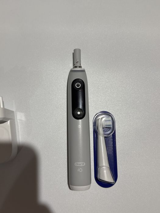 Szczoteczka magnetyczna oral-b iO 6 szara