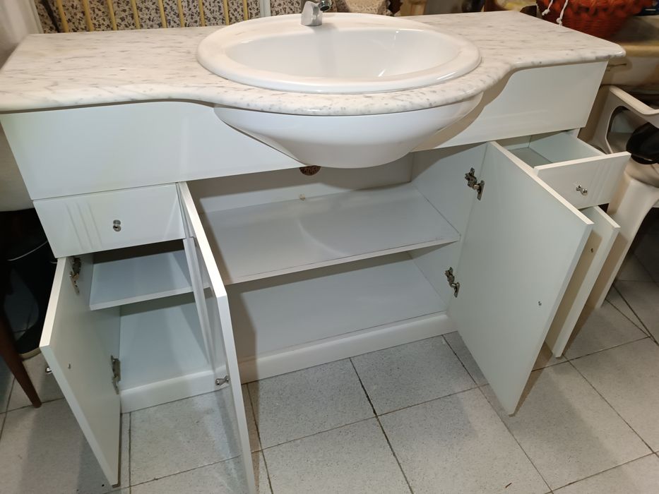 Móvel de casa de banho
