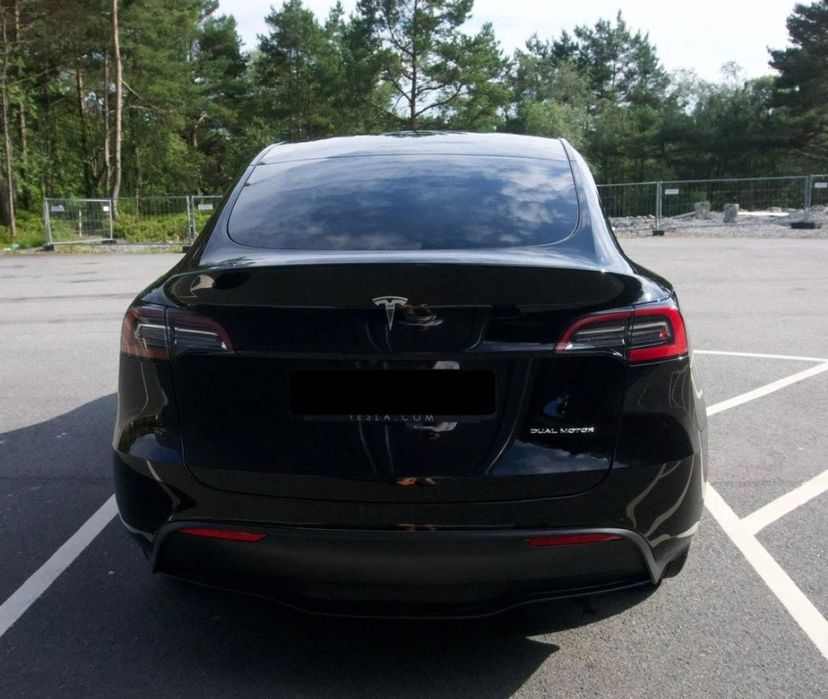 Tesla Model Y Long Range Dual Motor