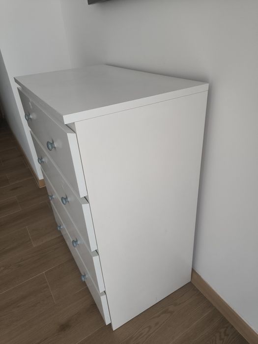 Cómoda Ikea usada