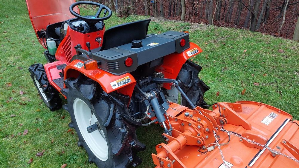 Mini Traktorek Japoński Kubota B52 4x4 15KM (nie Iseki Yanmar)