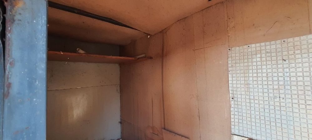 Продам дачу  возле озера с контейнерами