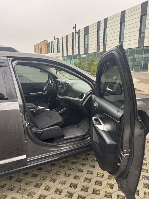 Додж Джорней 7 місць