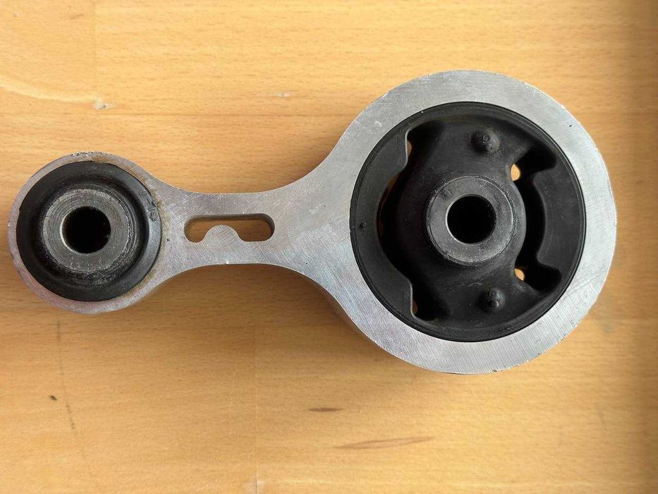 GS7T39040 Нижняя задняя подушка двигателя Mazda 6 GH 2.5 мкпп: 1