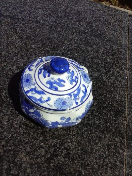 Louça antiga decorativa