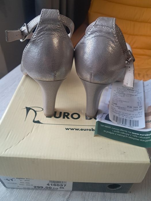 Buty na szpilce Kotyl skorzane rozm.35